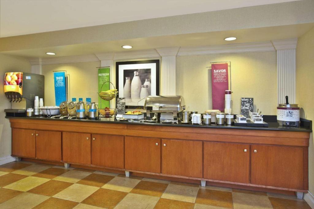 Hampton Inn אנדרסון מראה חיצוני תמונה